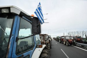 Έφυγαν όλοι οι αγρότες από την Αθήνα – Άνοιξαν οι δρόμοι, vid