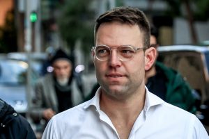 «Στέφανε, Στέφανε»! Το ΒΙΝΤΕΟ της ΟΜάδας Αλήθειας για τον Κασσελάκη