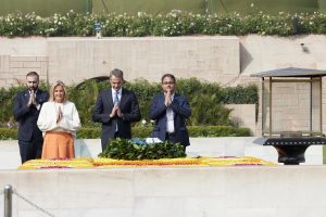 Ο Μητσοτάκης έκανε τον ινδικό χαιρετισμό! Στην Ελλάδα θα έκανε κάτι αντίστοιχο ο Ινδός;