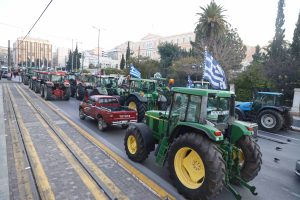 Οι αγρότες συναντήθηκαν με τον περιφερειάρχη Θεσσαλίας – Η νέα πρόταση για το βαμβάκι
