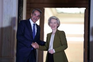 Εγκώμιο φον ντερ Λάιεν για Μητσοτάκη:  “Eπανέφερε την Ελλάδα στον δρόμο της επιτυχίας”