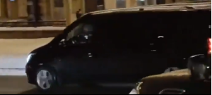 ΒΙΝΤΕΟ: Το αμάξι του Τάκερ στο Κρεμλίνο! Έγινε η συνέντευξη; «Θύελλα» στην Δύση