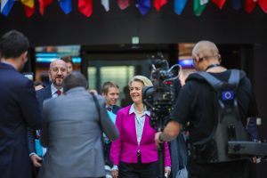 Μετά τα εμβόλια, ηγέτης χώρας της Ε.Ε. ρίχνει «βόμβες» για Πούτιν και Γ’Π.Π.