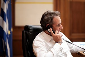 «Αυτά είναι τα τρία μνημόνια – Ψήφισέ τα»! Το μήνυμα στον Μητσοτάκη
