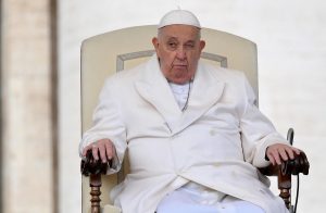 Βατικανό: Ένα όχημα του πάπα Φραγκίσκου μετατρέπεται σε κινητό ιατρείο για τα παιδιά στη Λωρίδα της Γάζας(vid)
