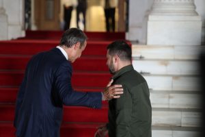 Έπεσαν υπογραφές ανάμεσα σε Μητσοτάκη-Ζελένσκι για τον πόλεμο στην Ουκρανία!
