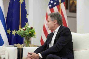 Μπλίνκεν: Η Ρωσία χρησιμοποιεί αμυντικές τεχνολογίες από Κίνα, Β. Κορέα και Ιράν