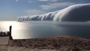 Ένα «τέρας» εμφανίστηκε ξαφνικά στον ουρανό, vid