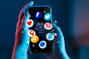 Αναφορές για προβλήματα σε Facebook και Messenger