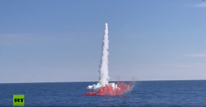 ΣΟΚ και ΔΕΟΣ! Ο πύραυλος Kalibr εκτοξεύτηκε από το υποβρύχιο Volkhov