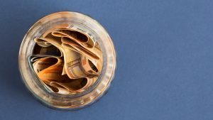 Ευρωπαϊκά κράτη απορρίπτουν την αχρήματη κοινωνία λόγω… πολέμου!