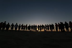 Καβάλα: Μαθητές δημιουργούν αυτοσχέδια ενδύματα εμπνεόμενοι από μνημεία