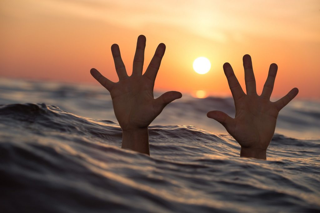 Χανιά: 60χρονος έχασε τις αισθήσεις του και πνίγηκε την ώρα που κολυμπούσε