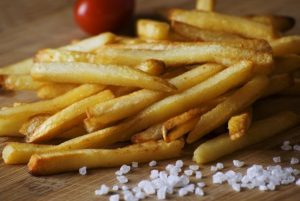 Σας αρέσουν οι τηγανητές πατάτες αλλά βαριέστε να τις κόψετε;