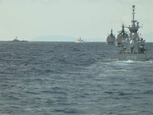 Συνεκπαίδευση μεταξύ ελληνικής και γαλλικής φρεγάτας στην ευρύτερη περιοχή των Κυκλάδων