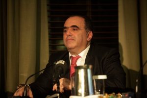 Σφακιανάκης λίγο μετά τη διαγραφή του: «Προτιμώ να φύγω παρά να ψήνω το μπιφτέκι αλλιώς»