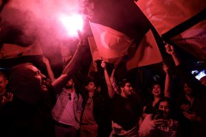 «Καθάρματα Έλληνες»: Απειλούν να σκοτώσουν ποντιακής καταγωγής Τούρκο πολιτικό, vid