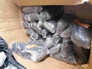 Πάνω από 6.000 προϊόντα “μαϊμού” σε δύο καταστήματα στη Χερσόνησο – Πρόστιμα και χειροπέδες σε δύο γυναίκες