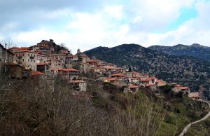 Σε αυτό το ορεινό χωριό βρίσκεται η αρχαιότερη βιβλιοθήκη της Ελλάδας (video)
