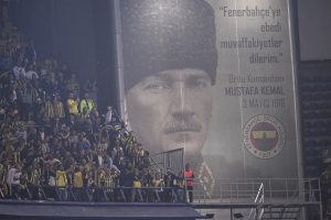 Βανδή: Ακύρωσε συναυλία της στην Τουρκία μετά από ανάρτηση αφίσας του Κεμάλ Ατατούρκ, vid