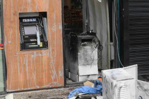 Χαλκιδική: Εγκληματική ομάδα ανατίναζε ΑΤΜ – Άνω των 170.000 ευρώ η “λεία” της