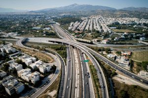 Σύγκρουση νταλίκας με φορτηγό στην Αττική Οδό – Πού υπάρχει διακοπή κυκλοφορίας