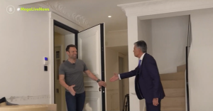 Ο Στ. Κασσελάκης άνοιξε το σπίτι του στον Νίκο Ευαγγελάτο και το ΒΙΝΤΕΟ γίνεται VIRAL