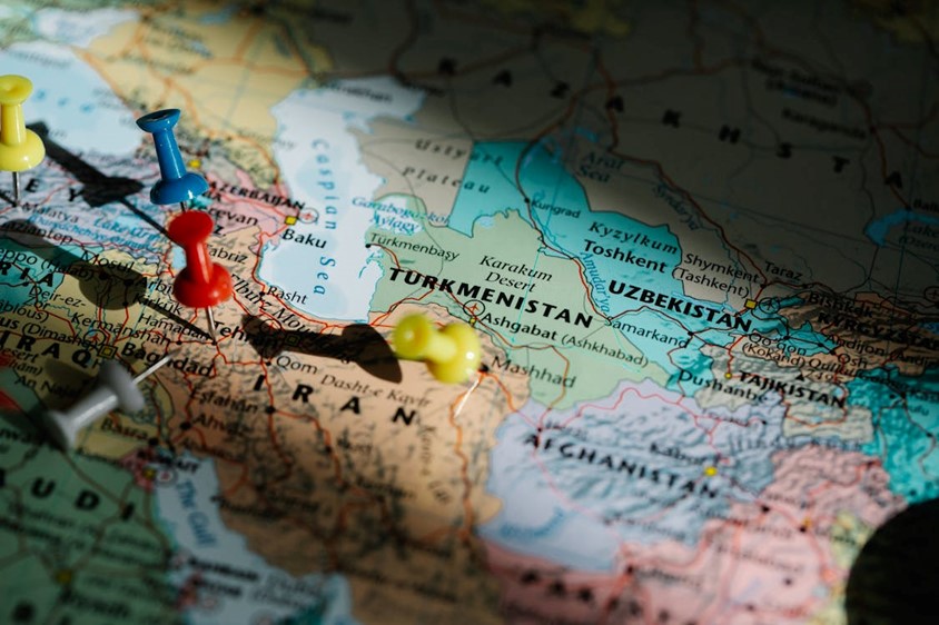 Προειδοποιητικό μήνυμα Ιράν: “Μπορούμε να κλείσουμε τα Στενά του Ορμούζ”
