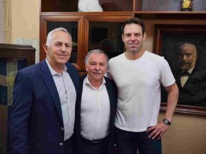 Πολίτης σε Κασσελάκη στην Κάλυμνο: “Είσαι η ελπίδα μας – Δείχνεις πολύ ανθρώπινος…” (video)