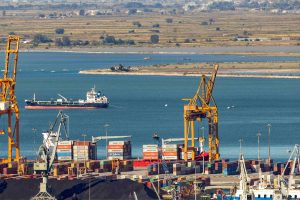 Θεσσαλονίκη: Έφτασε το πρωί το μεγαλύτερο πλοίο εμπορευματοκιβωτίων που έχει εξυπηρετήσει ποτέ ο ΟΛΘ