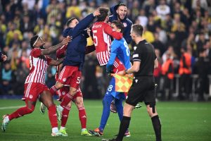 Ολυμπιακό ΕΠΟΣ στην Πόλη!!! Στους 4 ο Ολυμπιακός αλώνοντας τους Τούρκους, vid