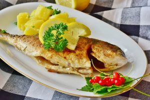 Έτσι θα διώξετε την έντονη μυρωδιά του ψαριού από το σπίτι