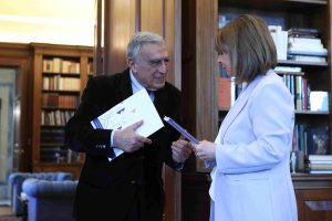 Σακελλαροπούλου: Συναντήθηκε με τον πρόεδρο της Αρχής Προστασίας Δεδομένων Προσωπικού Χαρακτήρα