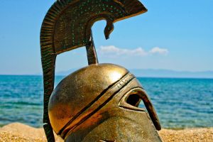 Σε δημοπρασία σπάνιο αρχαιοελληνικό χάλκινο κράνος που χρονολογείται από το 500-450 π.Χ