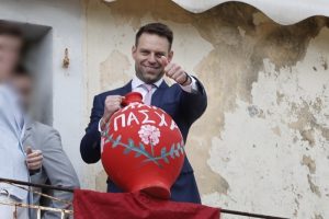 Μετά το Αιγαίο σειρά έχει το Ιόνιο: Συνεχίζεται η νησιωτική περιοδεία του Κασσελάκη