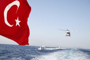 Τούρκος ναύαρχος κατηγορεί τους Έλληνες για «σφαγές γυναικόπαιδων και ηλικιωμένων»