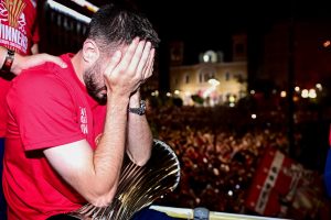 «Κάηκε» όλη η Ελλάδα! Ο Θρύλος των γηπέδων σήκωσε το Ευρωπαϊκό! Αποθεώθηκαν οι παίκτες, πλούσια ΒΙΝΤΕΟ