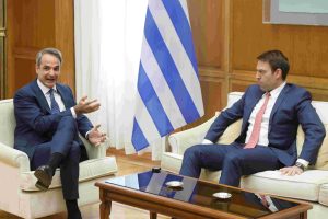 Μητσοτάκης στην Τήνο – Κασσελάκης στην Κέρκυρα τις ημέρες του Πάσχα