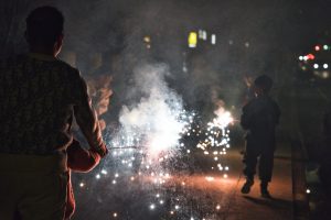 Βρέθηκαν χιλιάδες κροτίδες σε Ηράκλειο και Ρέθυμνο – Τρεις συλλήψεις