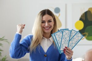 Βρετανία: Γυναίκα κέρδισε 100.000 λίρες στο λαχείο και τους είπε ότι δεν ενδιαφέρεται!