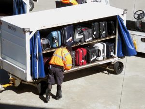 Ο χρυσός κανόνας οργάνωσης της βαλίτσας σας όταν ταξιδεύετε με αεροπλάνο