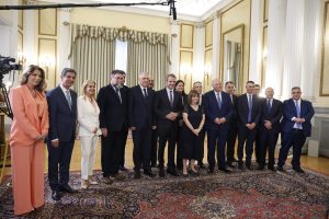 Ορκίστηκαν τα νέα μέλη της κυβέρνησης! BINTEO