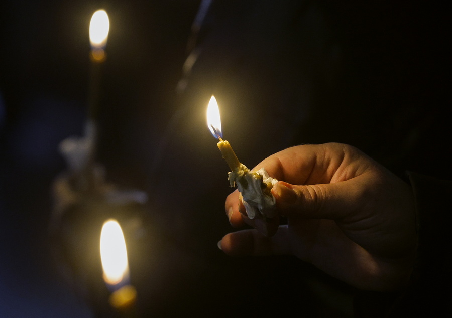 Γαλλία: Εκατοντάδες άνθρωποι στην κηδεία της 11χρονης Λιανά