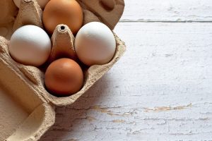 Αυγά: Ποιος είναι ο σωστός τρόπος να τα αποθηκεύουμε – Πόσο διατηρούνται στο ψυγείο