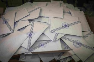 Ευρωεκλογές 2024: Έκλεισαν οι κάλπες – Στις 21:00 το πρώτο ασφαλές αποτέλεσμα