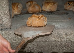 Viral ο φούρνος που γίνεται…πρωϊνό κλαμπ! Χορεύουν με τις μπαγκέτες στα χέρια(vid)