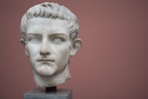 «Δεν είχαν ιδέα ότι ήταν ο Καλιγούλας»: Βρέθηκε χάλκινη προτομή του Ρωμαίου αυτοκράτορα μετά από 200 χρόνια