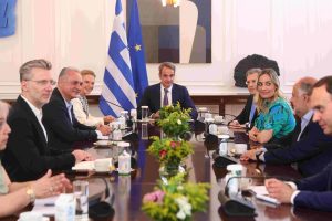 Μητσοτάκης: Συναντήθηκε με τους ευρωβουλευτές της ΝΔ