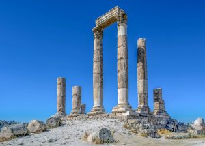 Aνακαλύφθηκε γυναικείο άγαλμα 2.000 ετών σχεδόν 2 μέτρων στην αρχαία ελληνική πόλη Βλαύνδο – Βίντεο
