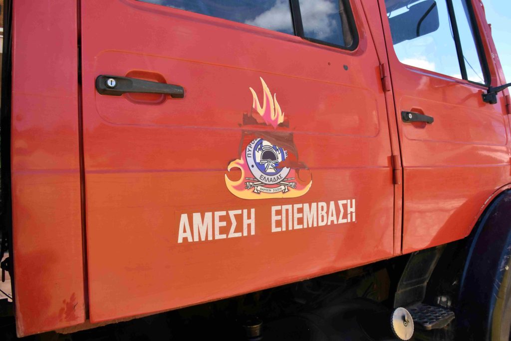 Ηράκλειο: Πυρκαγιά σε εργοτάξιο ξενοδοχείου στη Χερσόνησο – Μεγάλη επιχείρηση της Πυροσβεστικής